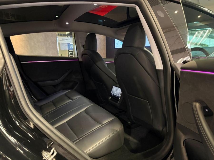 Model 3 Long Range AWD - Image 5